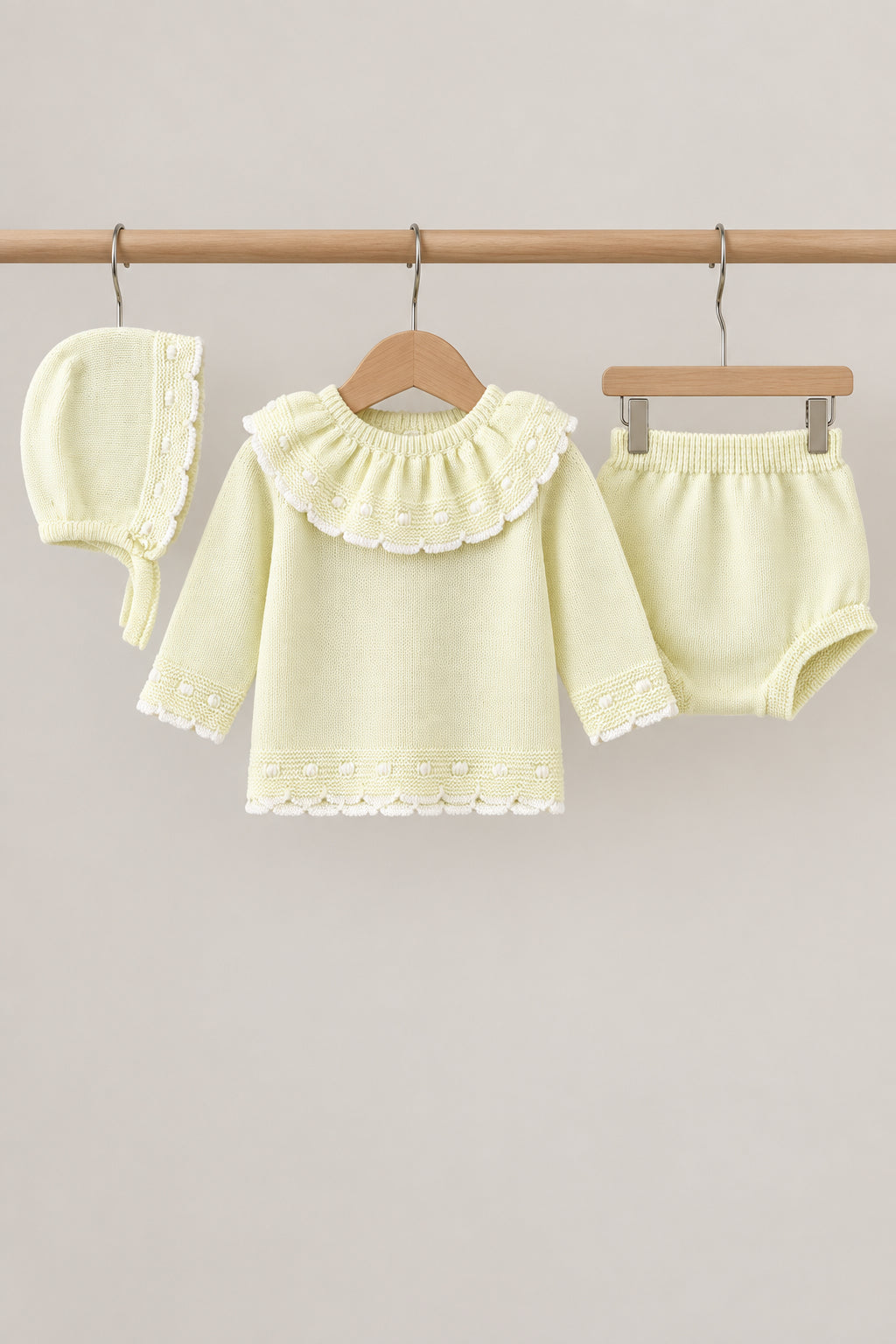 Baby girls knitted frilled collar set