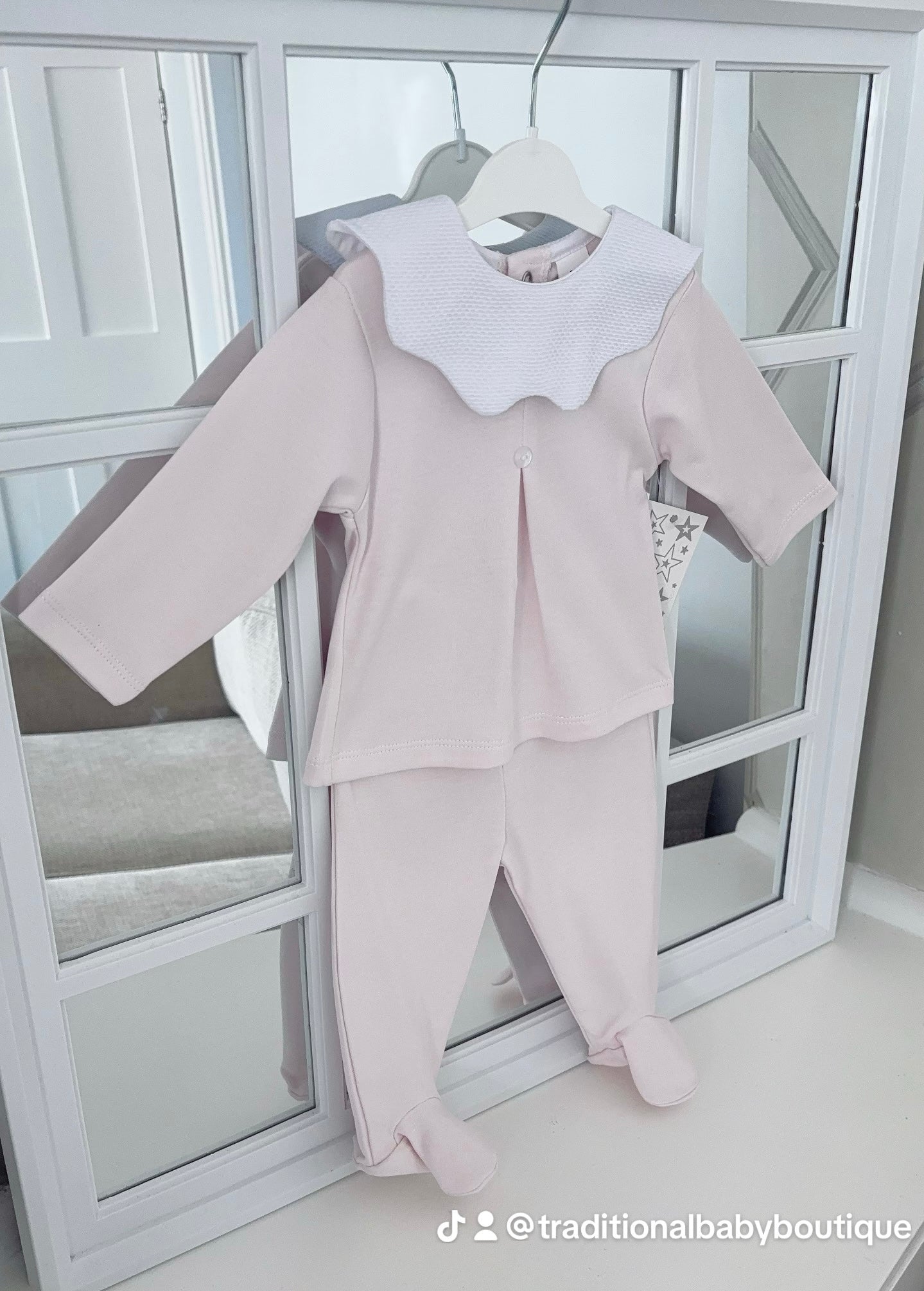 Baby girls scalloped collar top & legging set