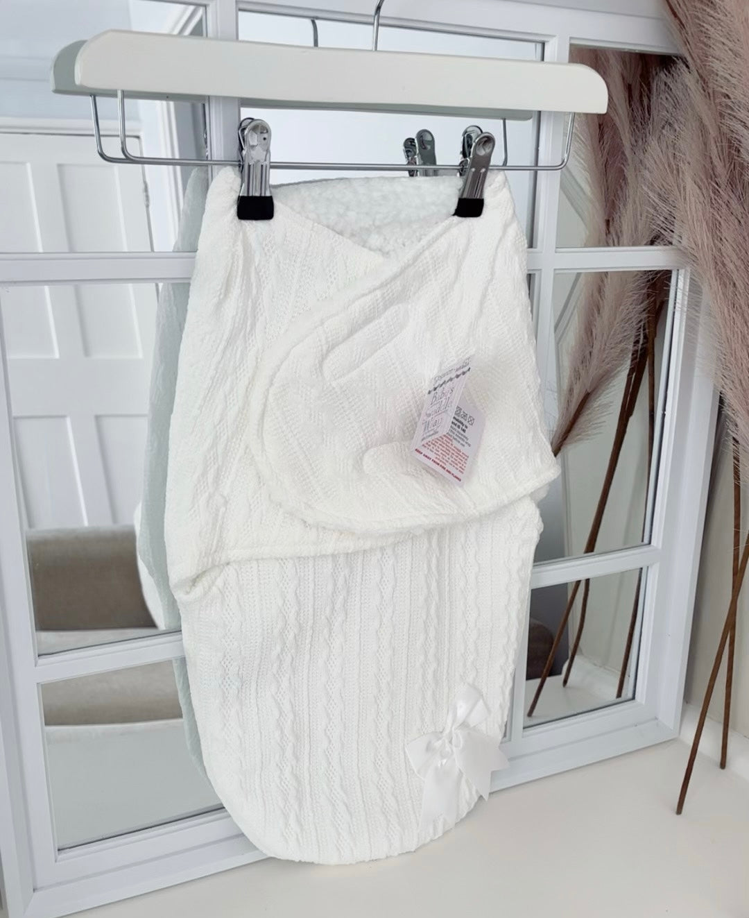 Cable swaddle with Sherpa lining