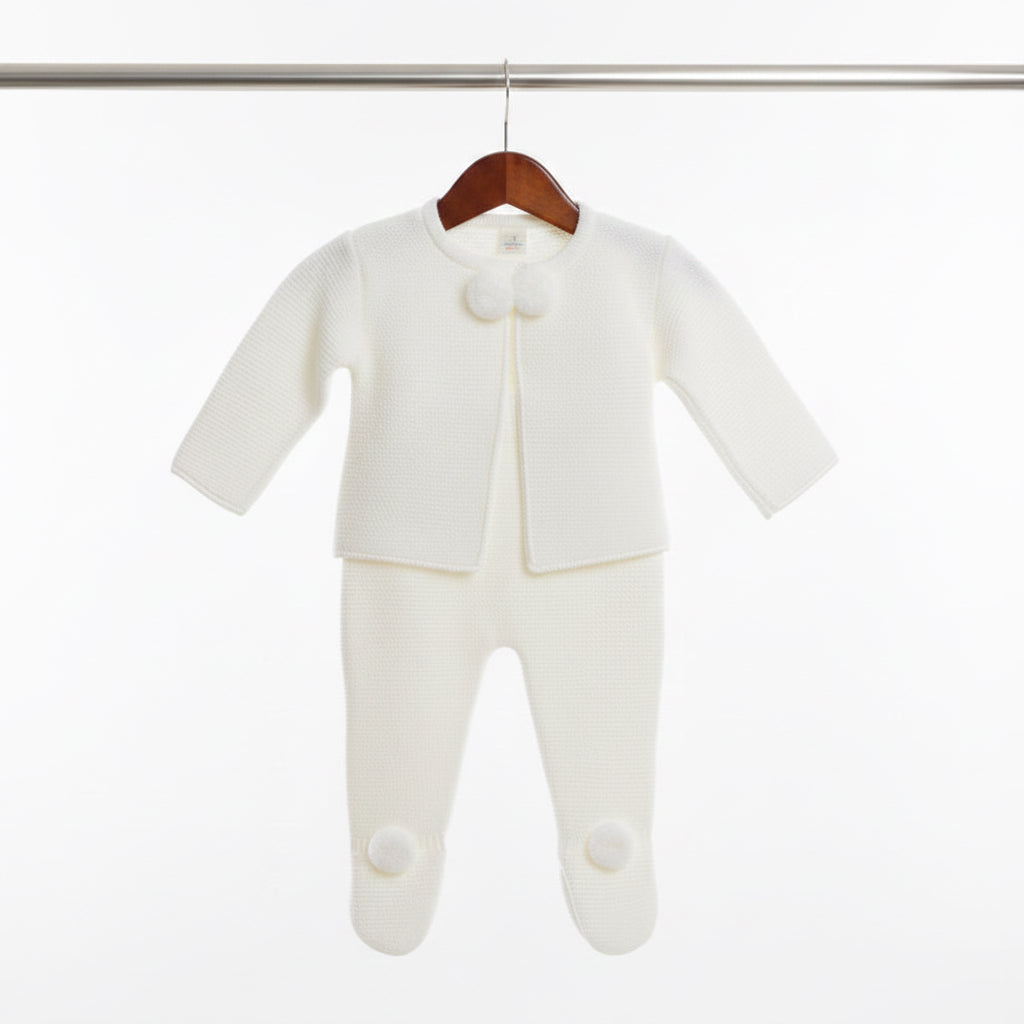 Unisex white knitted ‘Pompom’ set