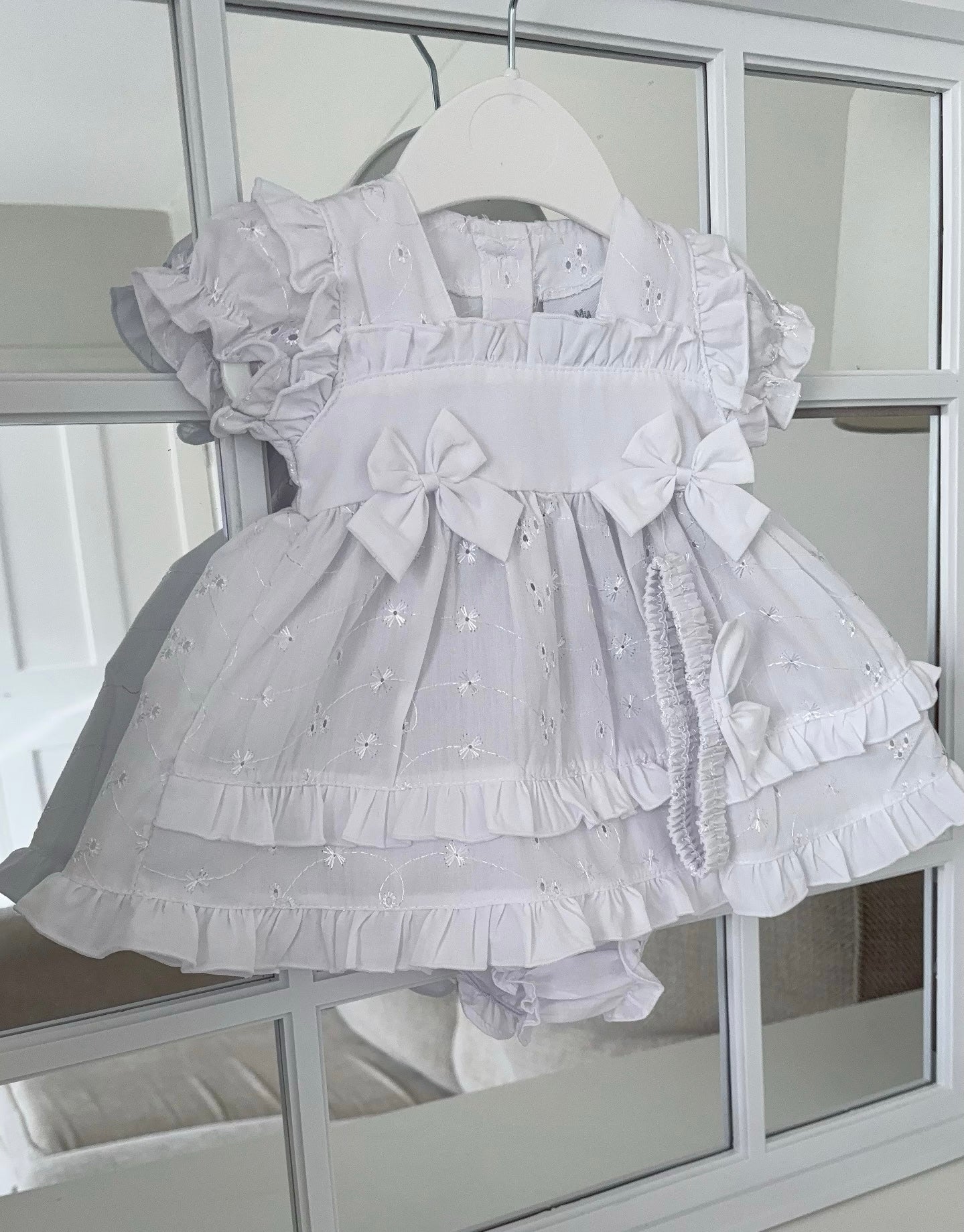 Baby girls Broderie Anglaise "Bows" Dress Set