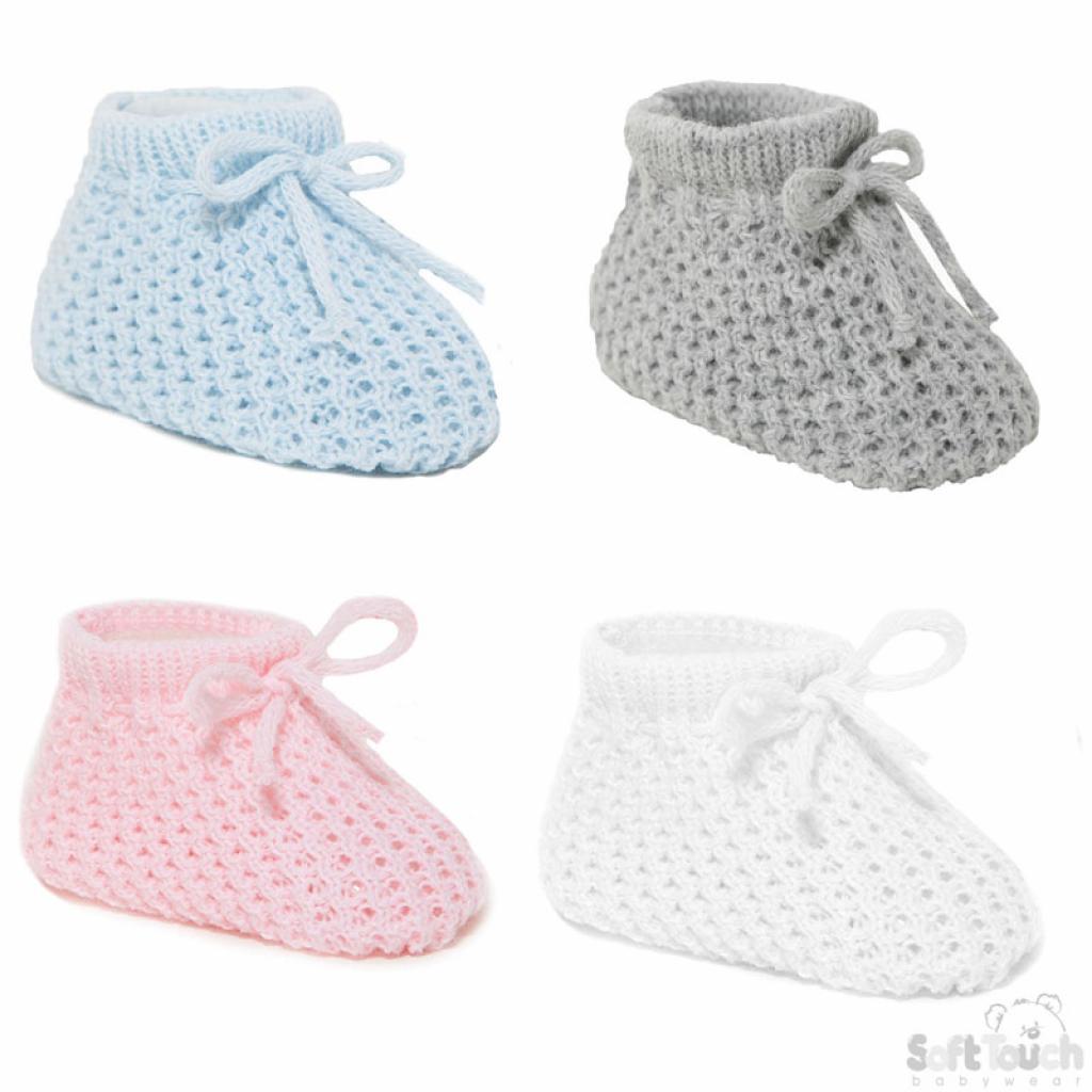 Knitted booties with bow
