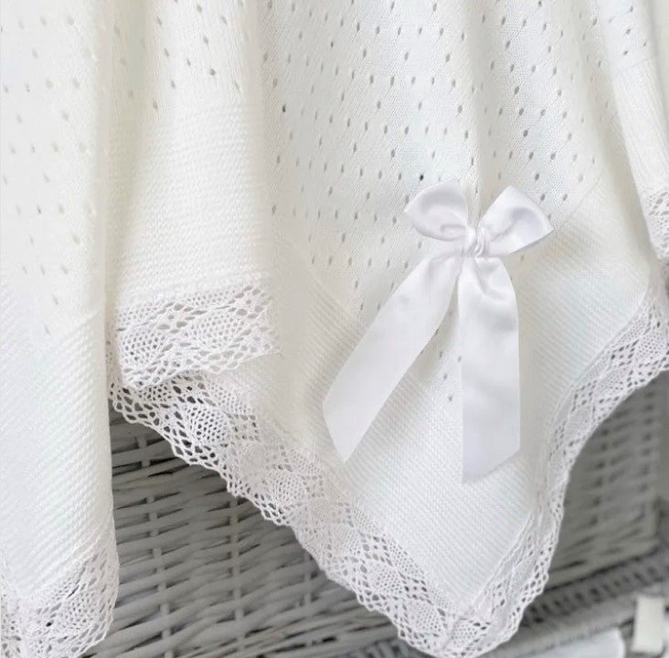 Crochet lace and ribbon shawl - White