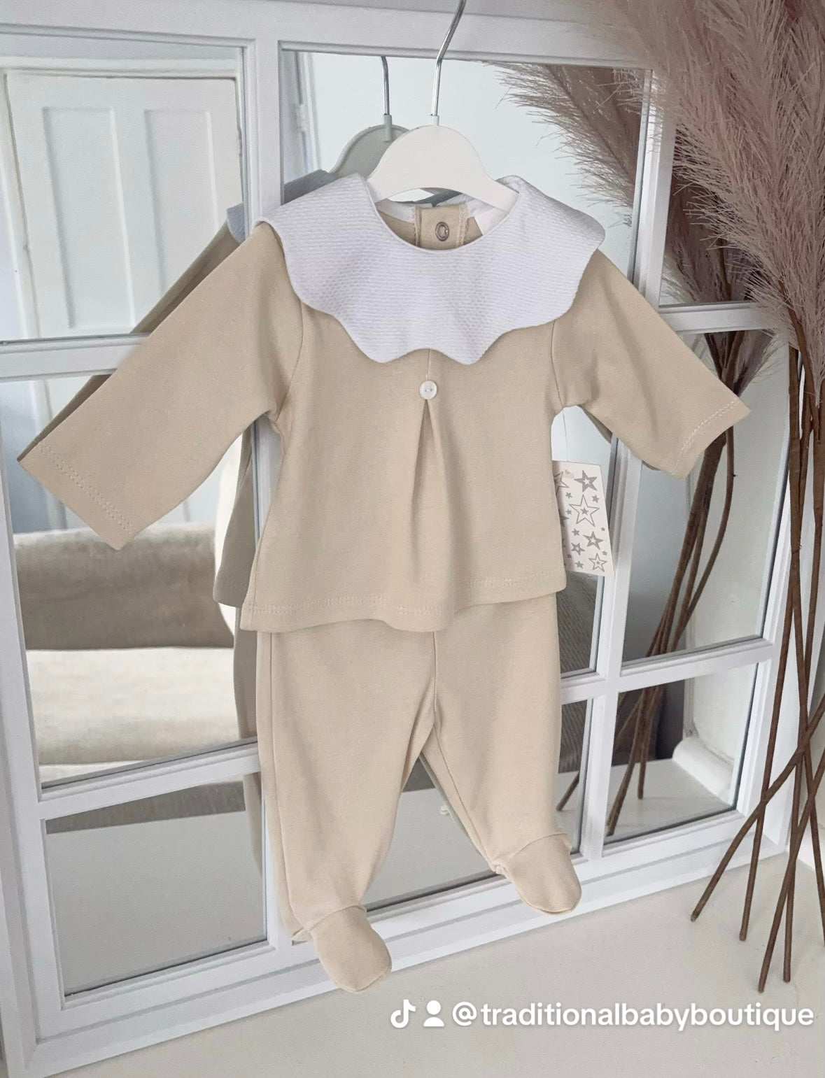 Unisex scalloped collar top & legging set