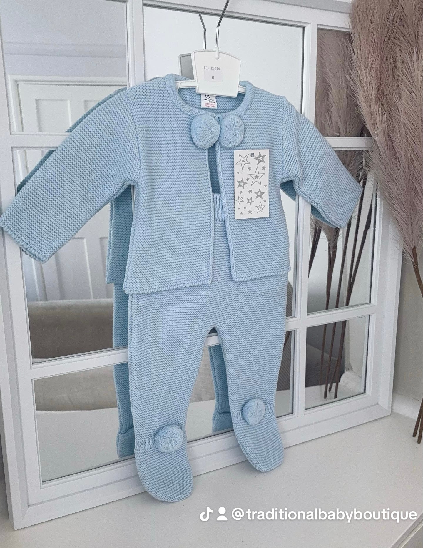 Baby boys sky knitted ‘Pompom’ set