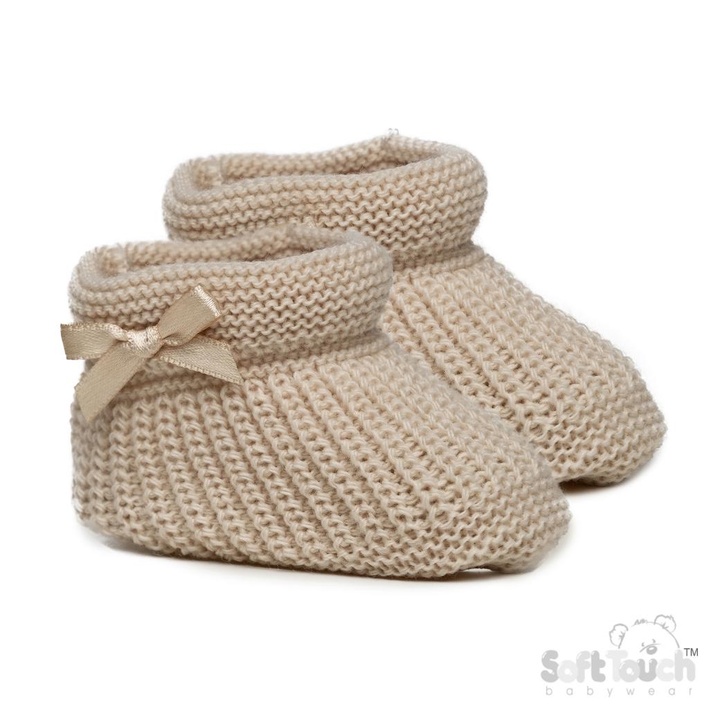 Biscuit Knitted booties with bow