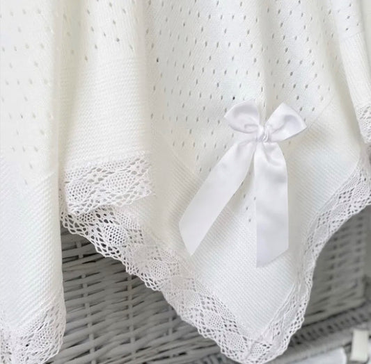 Crochet lace and ribbon shawl - White